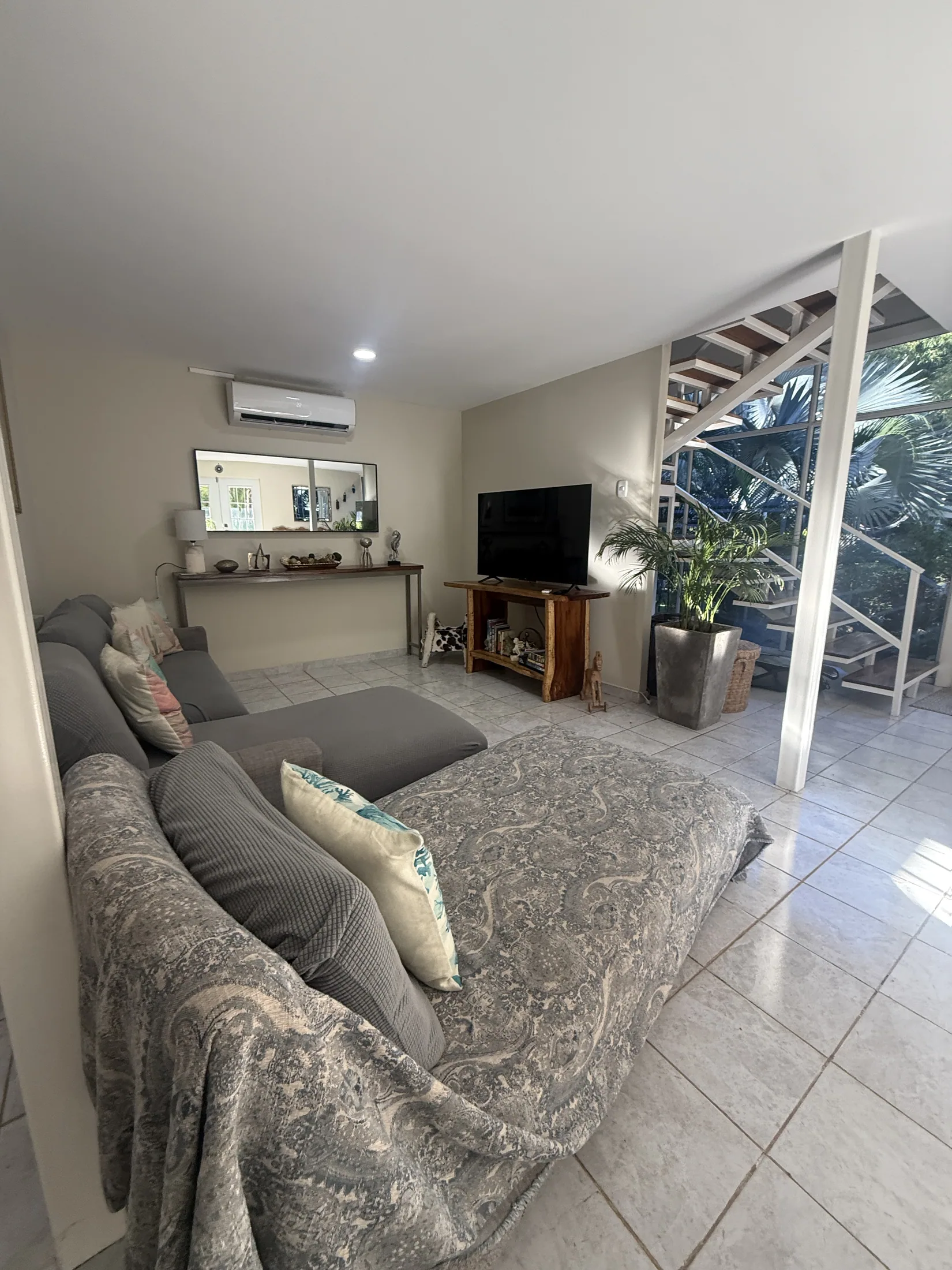 Spacious downstairs living room