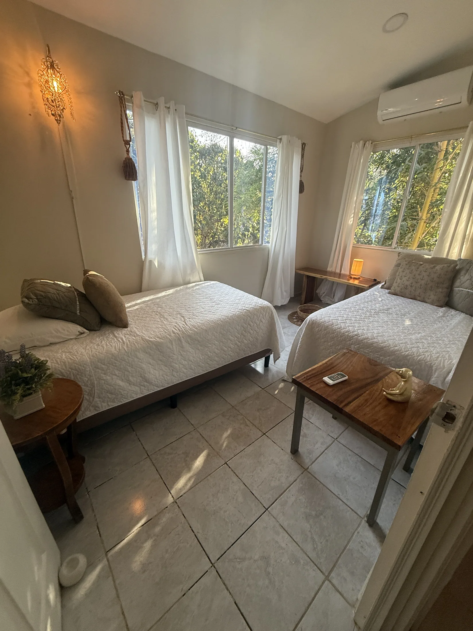 Twin bedroom