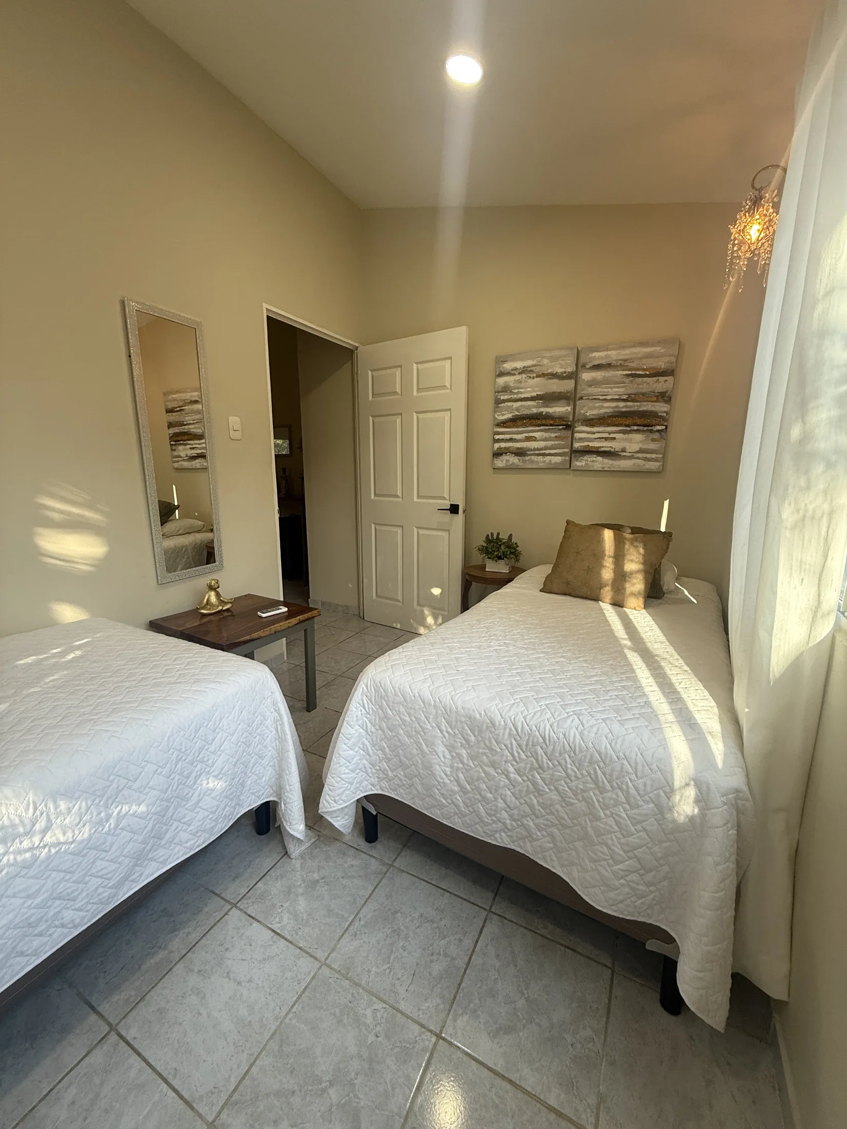 Twin bedroom